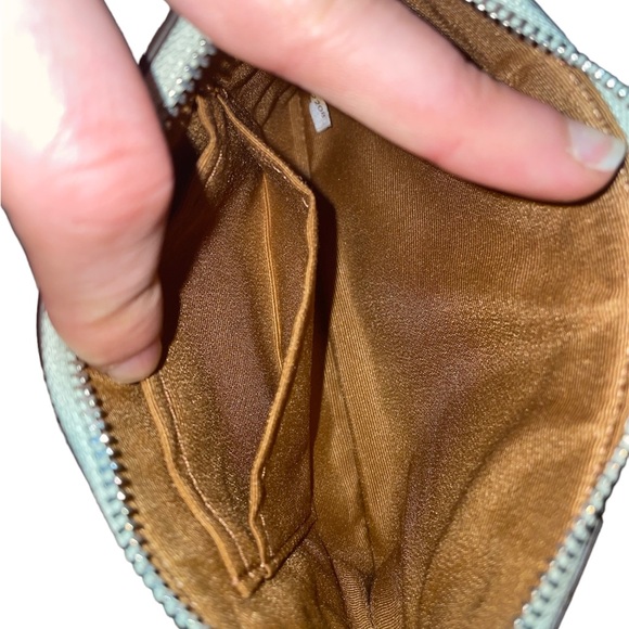 💜Host Pick💜NWOT COACH Corner Zip Wristlet Ivory - Picture 3 of 3